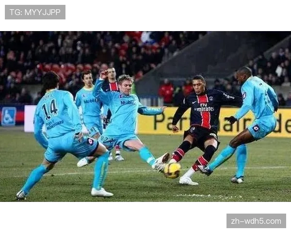 巴黎3-2里昂一役揭示防守漏洞,恩里克称韧性为夺冠基础 巴黎3-2里昂一役揭示防守漏洞,恩里克称韧性为夺冠基础